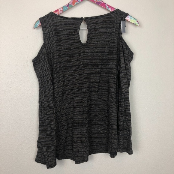 Lucky Brand cold shoulder flutter top size L /1225 - Picture 8 of 8